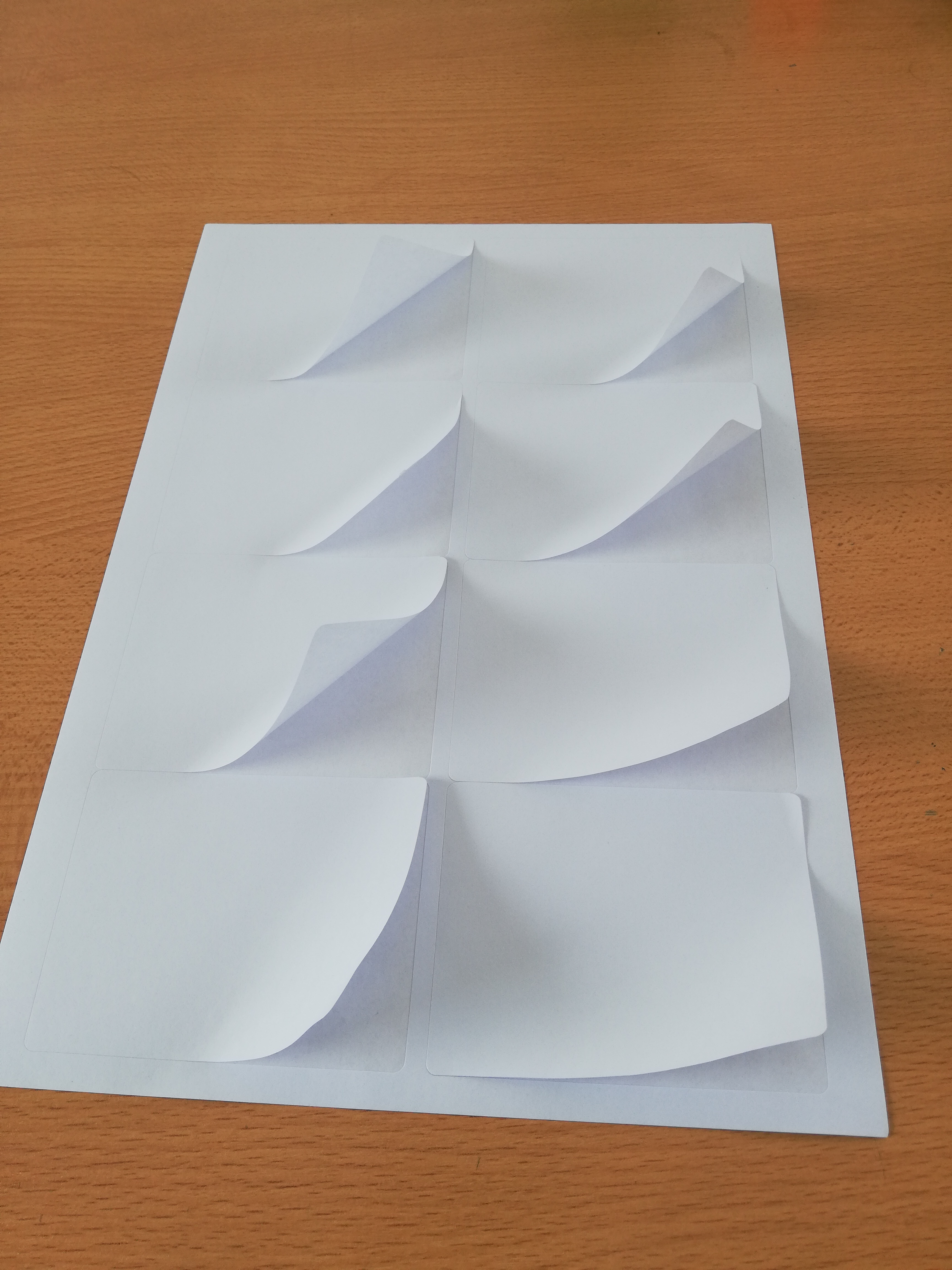 PAPEL STICKER ETIQUETAS 8 X HOJA ,50 HOJAS A4 ANGULO RECTO PUEDE USAR EN LASER E INK JET - PAPEL08308